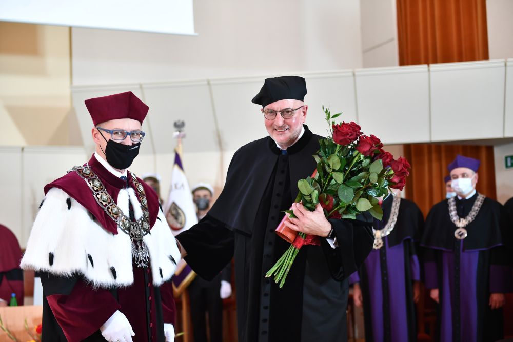 Prof. A. Wójs, rektor PWr i R. Dutkiewicz odbiera doktorat honoris causa PWr